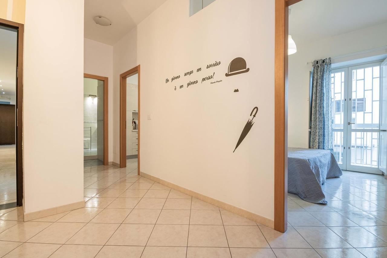 Nuovo Appartamento Beige Bari Bagian luar foto