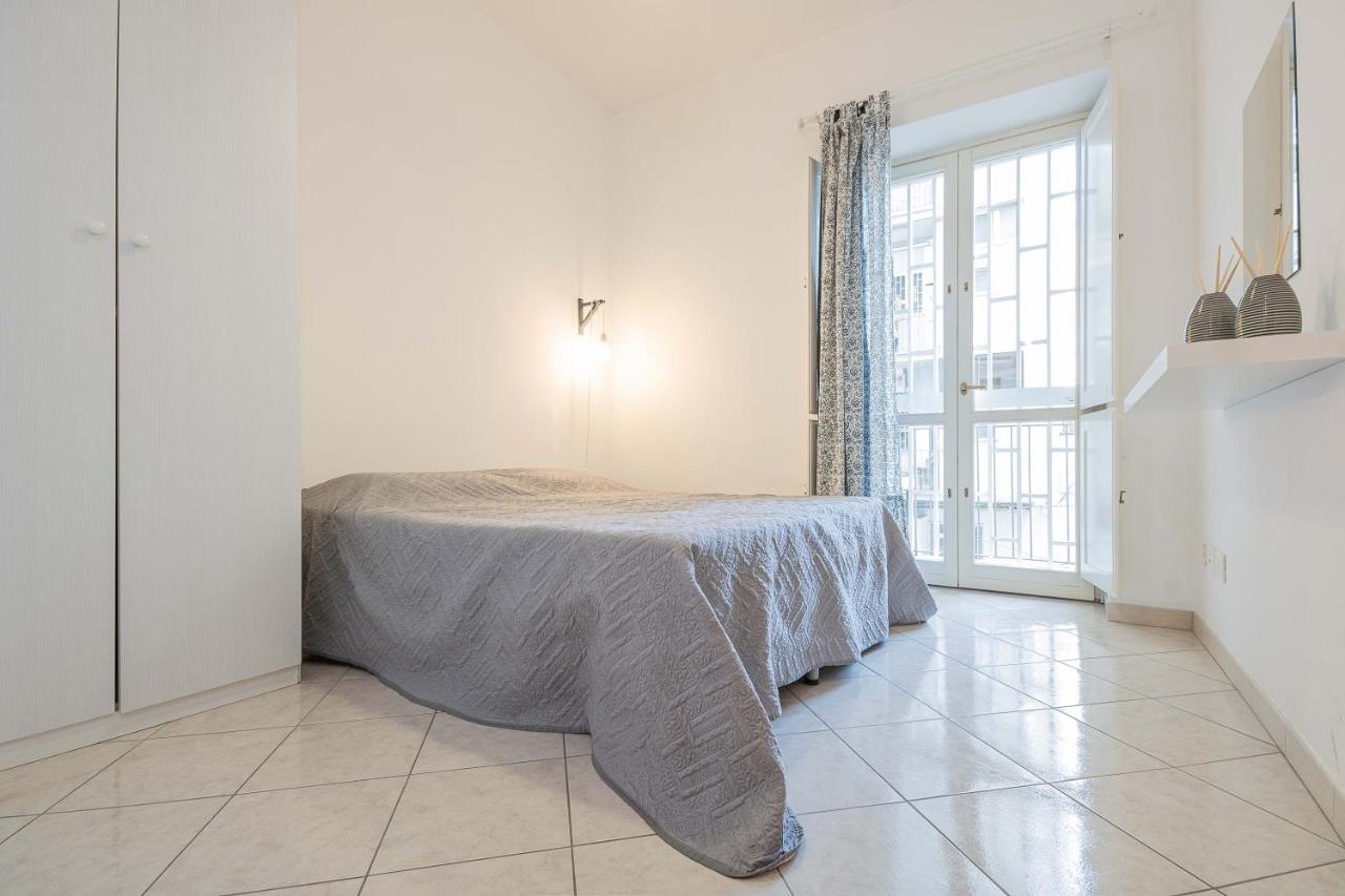 Nuovo Appartamento Beige Bari Bagian luar foto